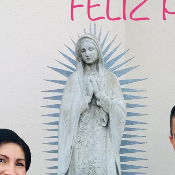 Meet your Posher, Danielle - Picture 2 of 2